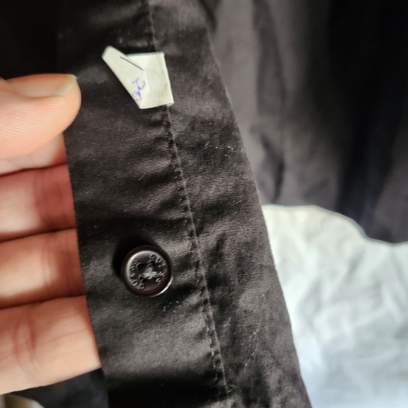 EUC Guess Button Down Blouse - Picture 5 of 6